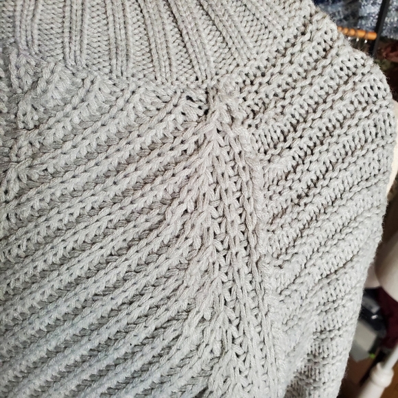 Grey Crewneck Sweater w/ Bishop Sleeves - Picture 3 of 10